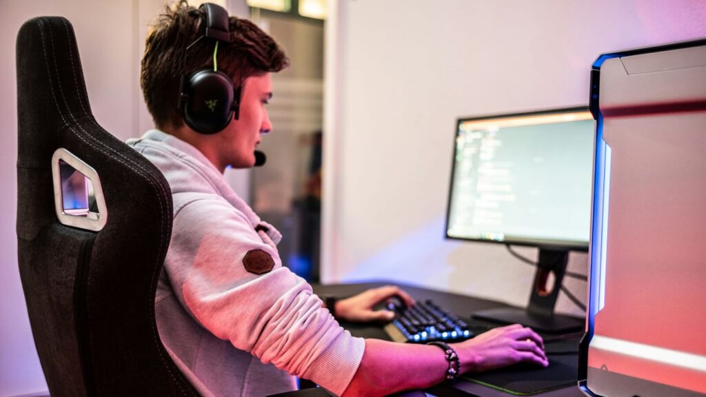 eスポーツを学べる学校の学費や就職先は?末路がやばいって本当?