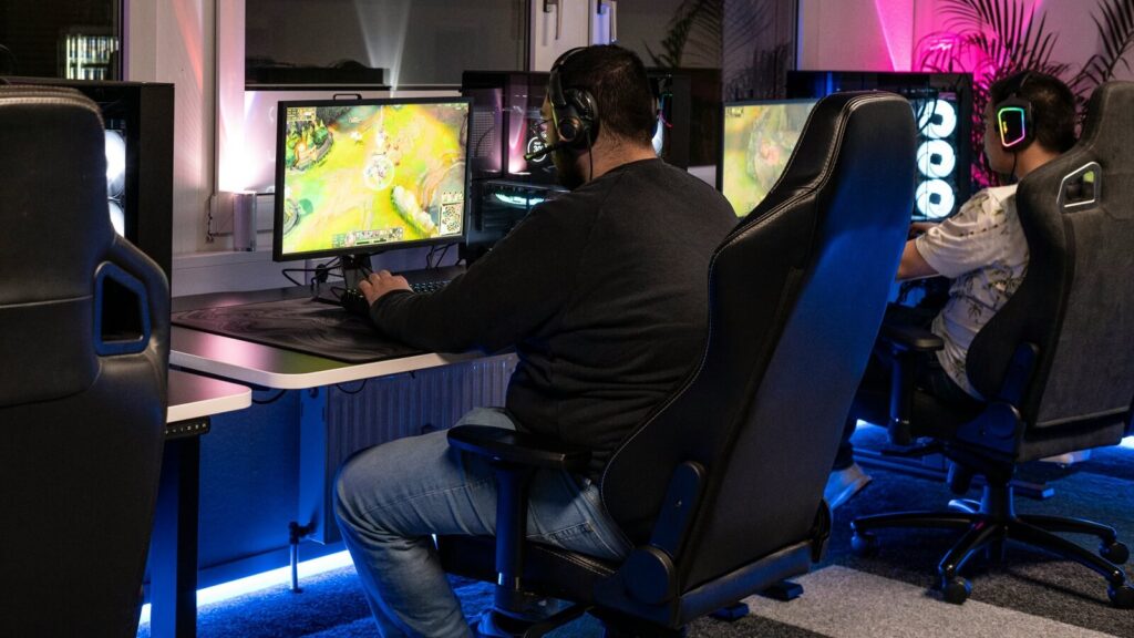 大人がeスポーツ教室に通うメリット・デメリット!習い事として通っても良い?