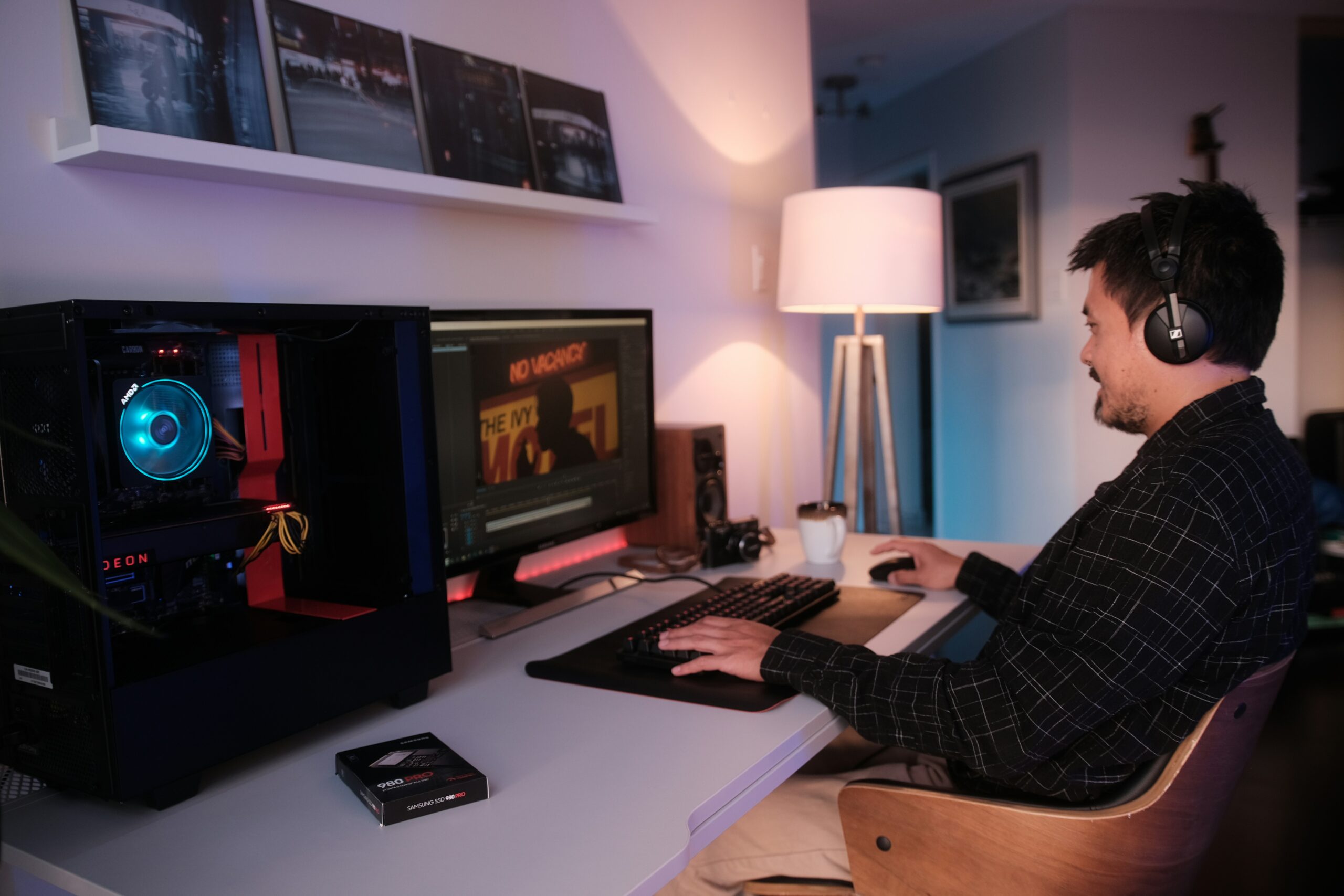 ストリーマーとは？プロゲーマーとの違いや必要なスキルを解説