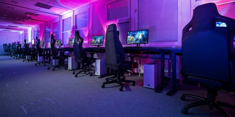 eスポーツとゲームの違いを詳しく解説!世界的に見て人気のeスポーツ10選を紹介