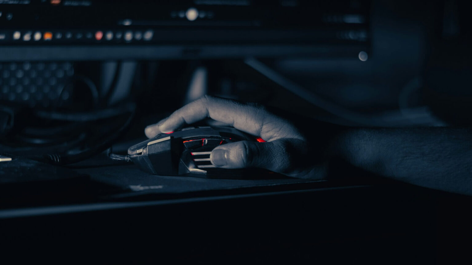 高齢者がeスポーツをするメリット・デメリットとは？施設での導入ポイントもわかりやすく解説